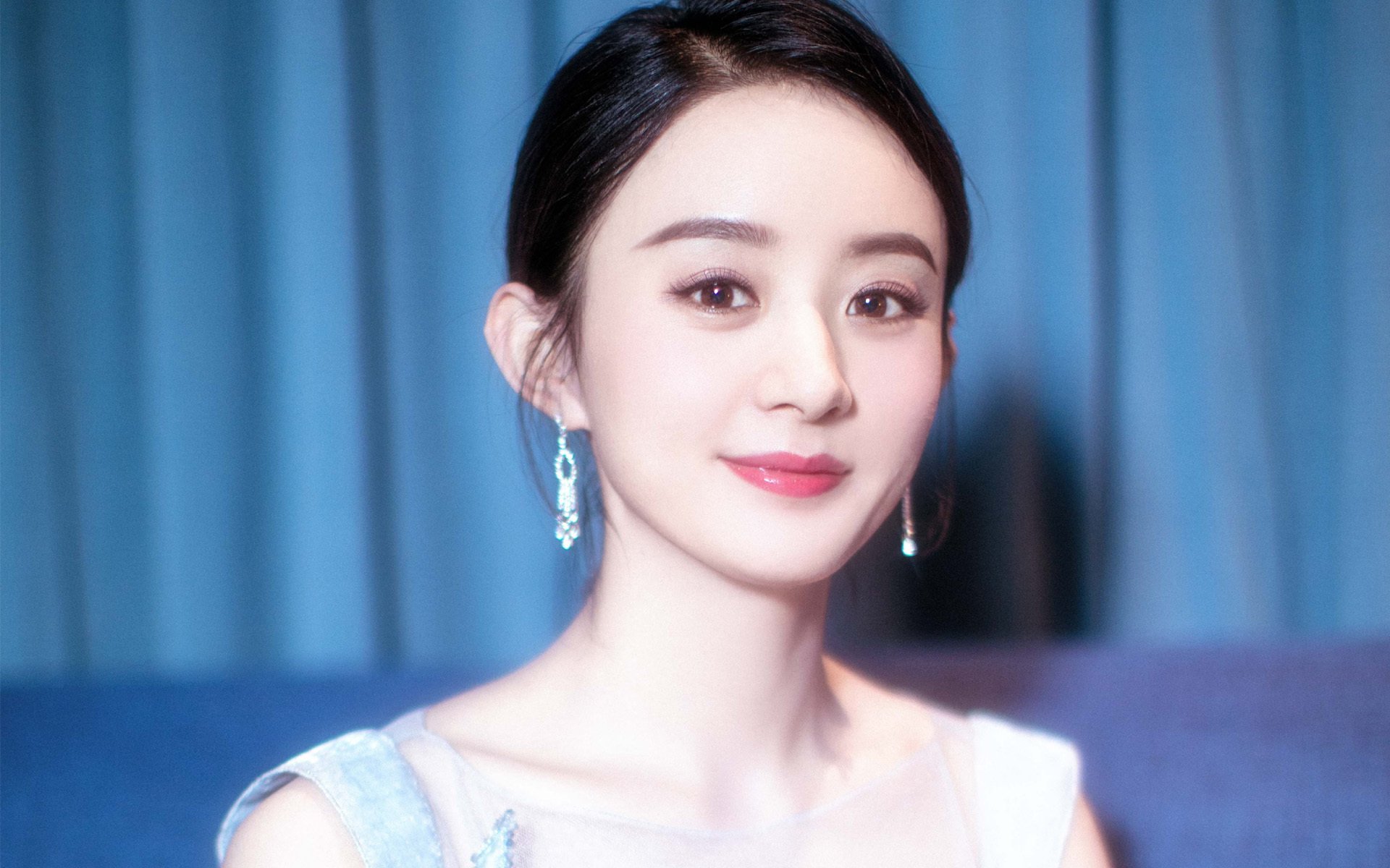 中国女篮在国际友谊赛中豪取胜利，士气高昂，中国女篮国际比赛